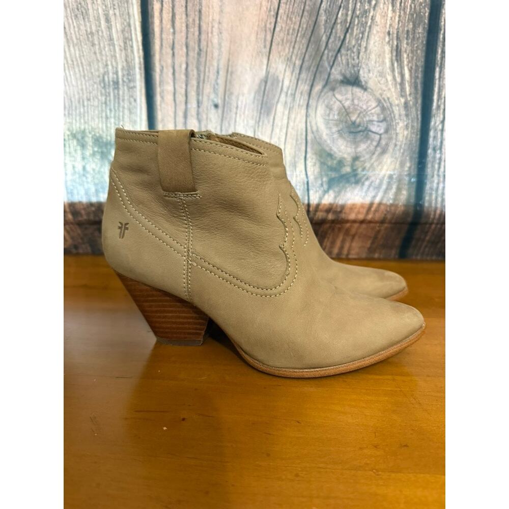 Frye Women's Brown Suede Ankle Booties Western Pointed Toe Casual - Picture 3 of 4